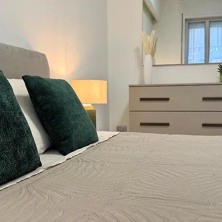 Wake To - Arona, Maggiore Lejlighed